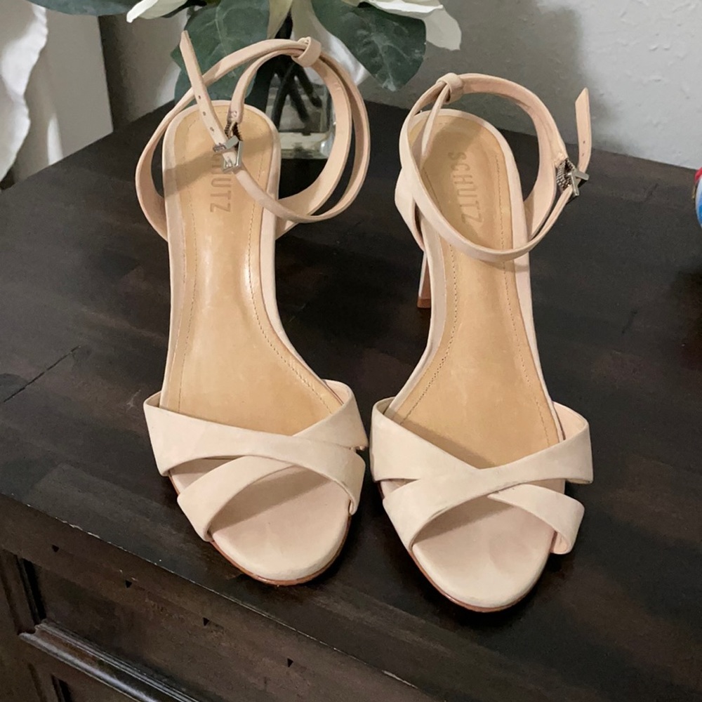 Schutz nude size 8.
